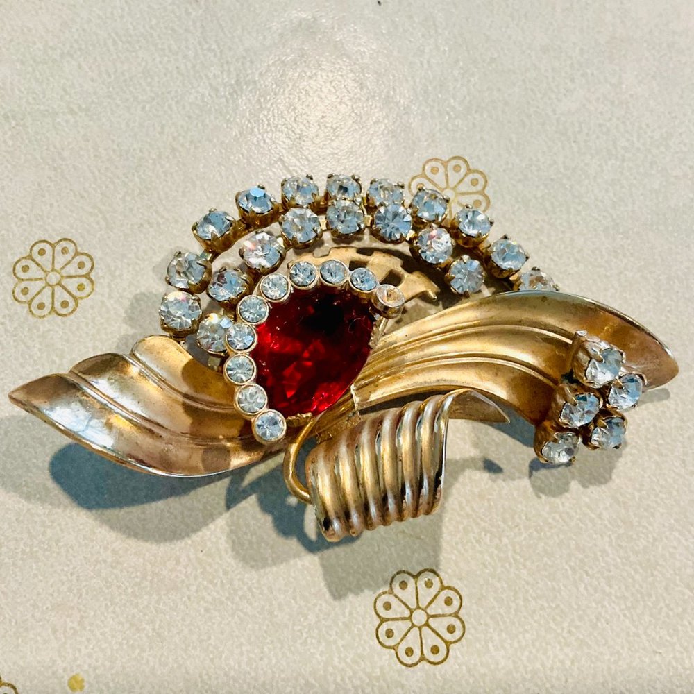 Retro Ruby Red & Gold Tone Rhinestone Brooch - Picture 6 of 10